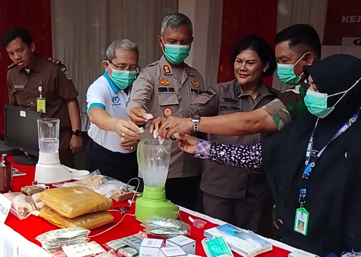Barbuk Ganja 5 Kg Hingga Senpi Dimusnahkan Kejari Kab Tangerang