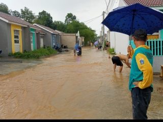 Kerap Dilanda Banjir, Warga Perum Metro Munjul Desak Pengembang Ambil Tindakan