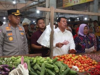 Jelang Nataru: Bupati dan Kapolresta Tangerang Sidak Pasar Tigaraksa, Pastikan Stok dan Harga Bahan Pokok