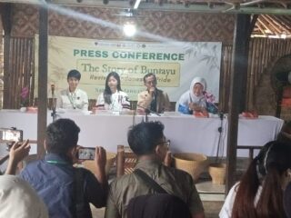 The Story of Buniayu: Mengangkat Desa Buniayu sebagai Sentra Anyaman Bambu ke Ranah Internasional