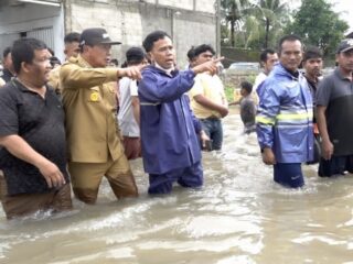 Kampung Rawa Lumpang Kosambi Terendam Banjir, Bupati Tangerang Terjun ke Lokasi