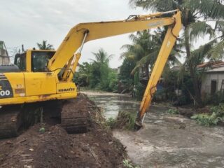 Cegah Genangan dan Banjir, DBMSDA Kabupaten Tangerang Normalisasi Saluran di Nuansa Mekarsari