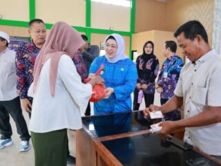 Jelang Ramadan, Wabup Intan Kawal GPM di Sukamulya: Paket Sembako Ditebus Rp37 Ribu