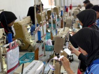 Disnaker Kabupaten Tangerang Gelar Pelatihan Menjahit Alas Kaki, Siapkan Tenaga Kerja Siap Industri