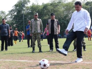 Bupati Tangerang Kick Off, 36 Serikat Buruh Adu Gesit di Lapangan
