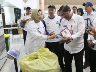 Dari Buang Jadi Kelola: Wabup Intan Resmikan Bank Sampah Puspemkab Tangerang