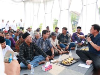 Ngemper di Sawah, Bupati Maesyal Dengar Langsung Keluhan Petani soal Bibit hingga Pupuk