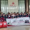 Mayora Lepas 44 Karyawan ke Tanah Suci, Pasutri Jayanti Bawa Putri Kecilnya