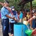 Lanud Saleh Basarah Salurkan Bantuan 10.000 Liter Air dan Sembako di Tigaraksa