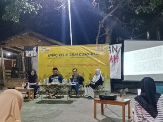 Kegiatan Aneh Bernama Bedah Buku