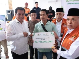 Berdayakan Masyarakat, BAZNAS Kabupaten Tangerang Salurkan Modal Usaha dan Gerobak